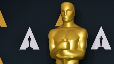 oscar statue