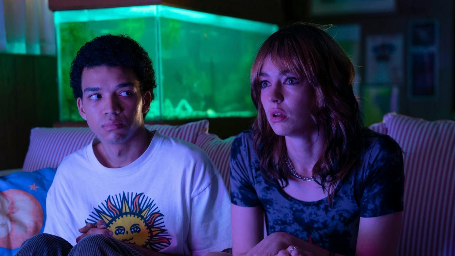 I Saw The TV Glow Trailer Teases A Trippy Horror Odyssey From A24 - Vimarsana News