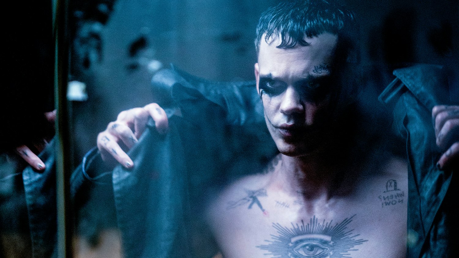 Iconic Crow The Crow Remake Unveils First Image Of Bill Skarsgård In Iconic Role