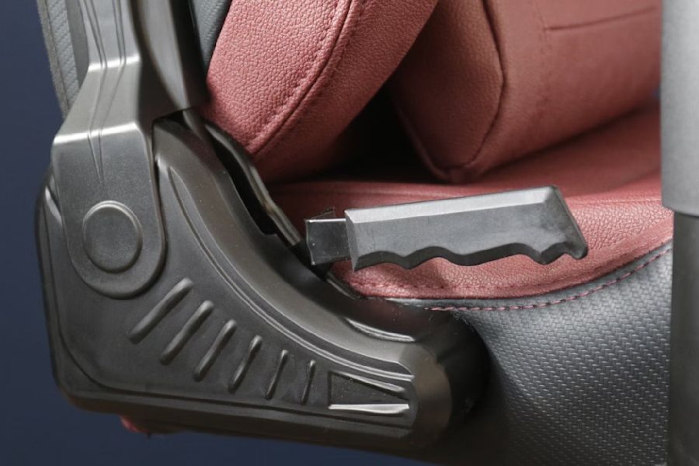 Anda Seat Kaiser 2 Gaming Chair tilt controls- Best gaming chair under £400 of 2025