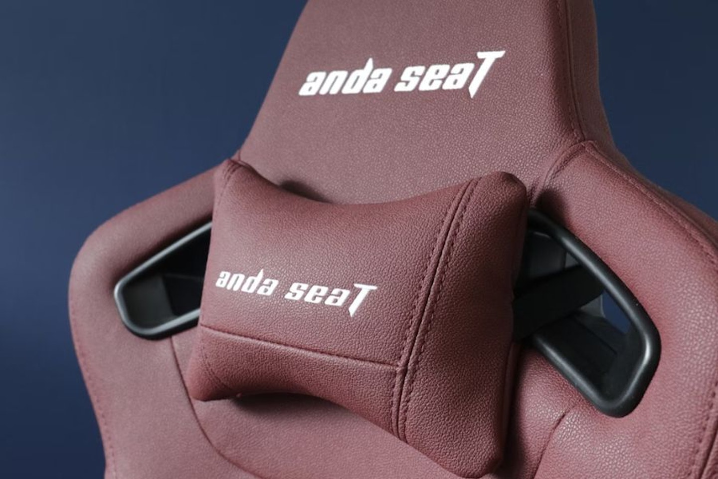 Anda Seat Kaiser 2 Gaming Chair headrest- Best gaming chair under £400 of 2025