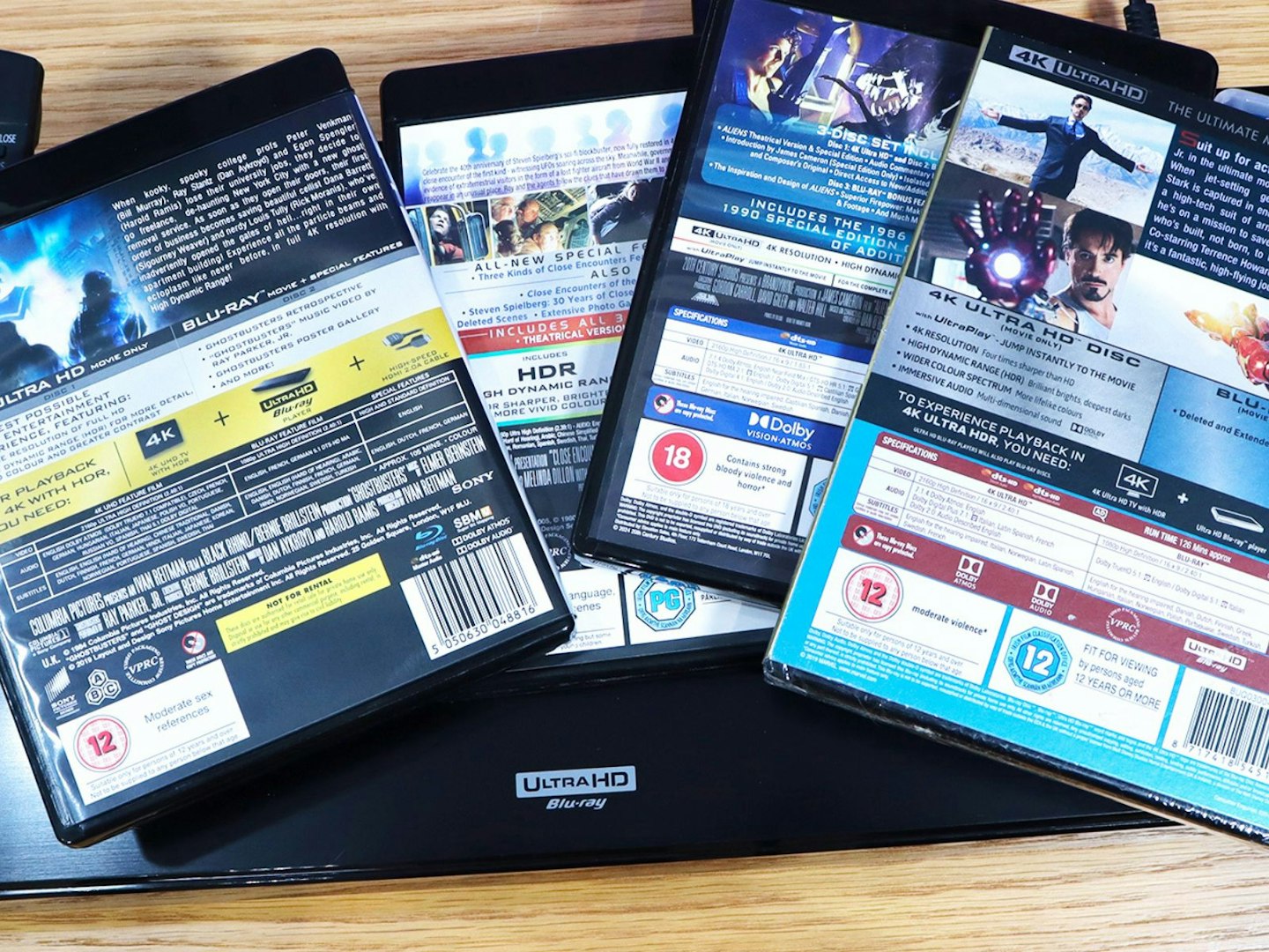 Panasonic DP-UB820EB Blu-ray Player - disc cases back covers