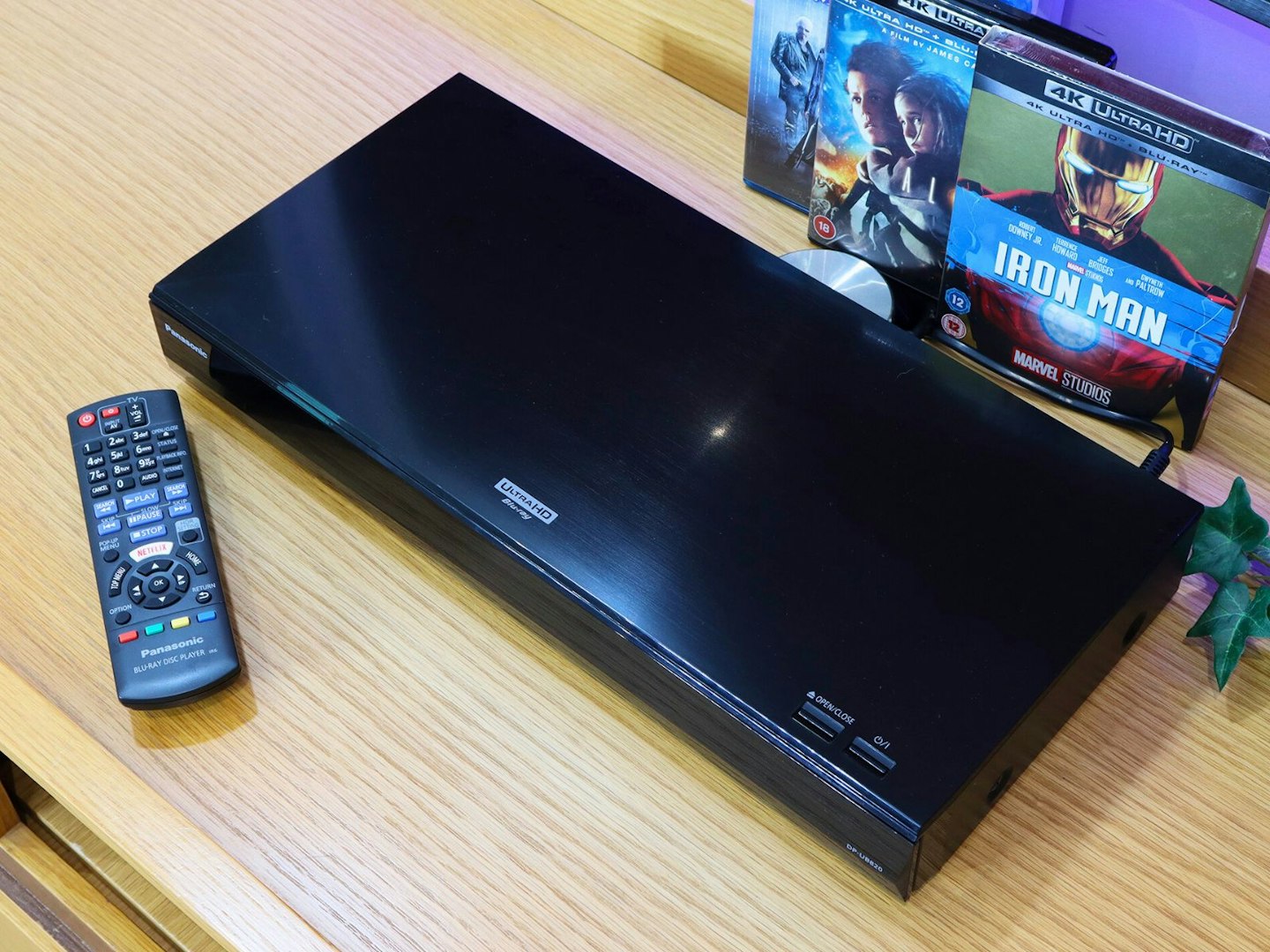 Panasonic DP-UB820EB Blu-ray Player - top and remote