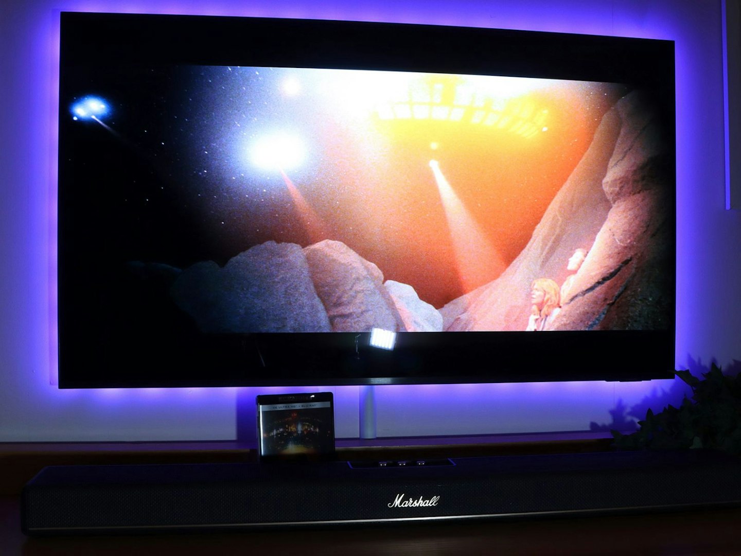 marshall heston 120 soundbar - close encounters on TV