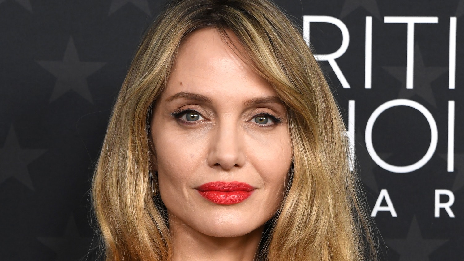Angelina Jolie To Reteam With Doug Liman On Spy Thriller The Initiative