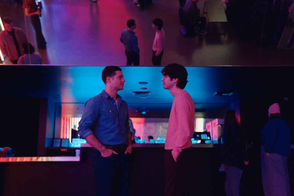 Twinless Review – 'An uncomfortable, pitch-black comedy'