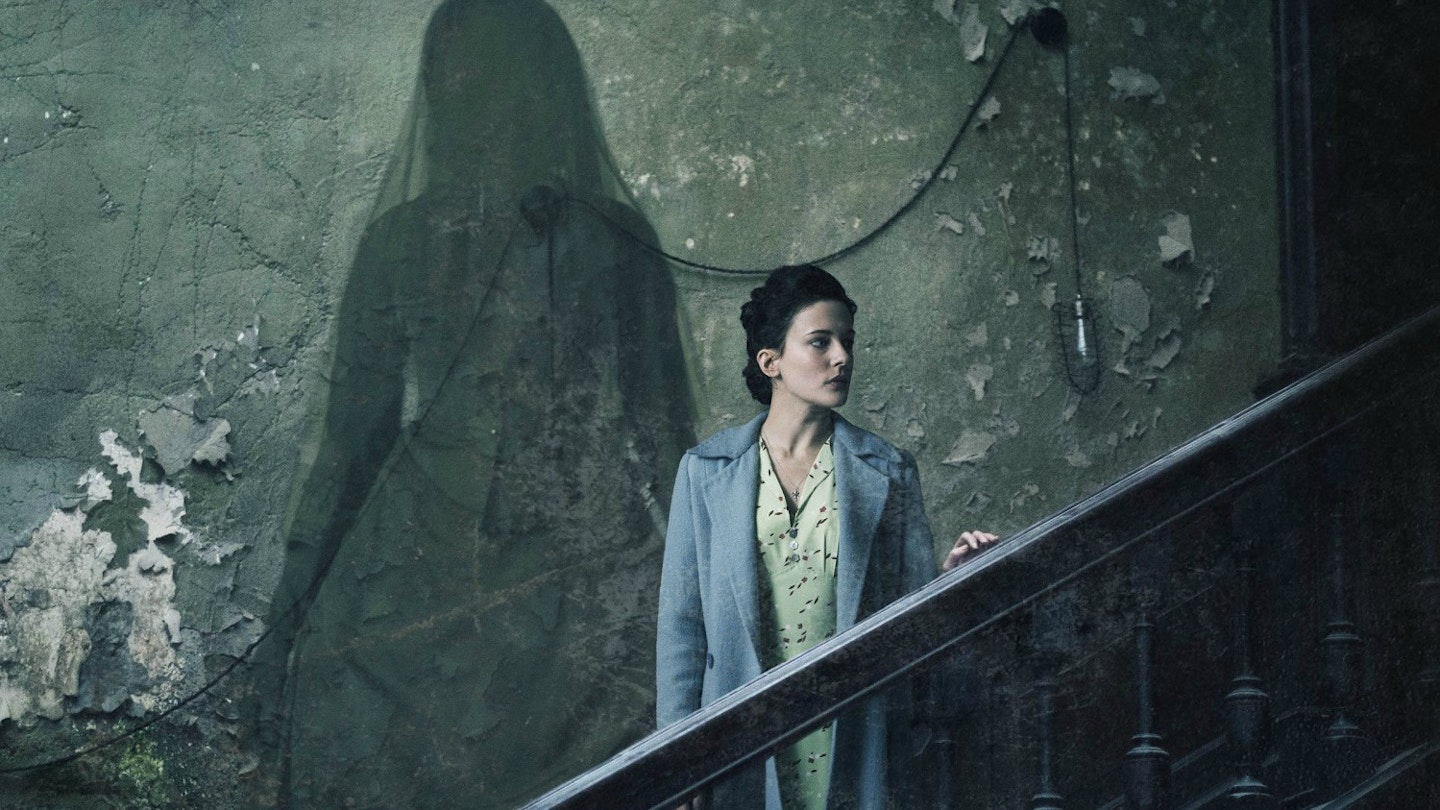 the lady in the black dress trailer Unpacking the Black Outfit in the Bridgerton Trailer