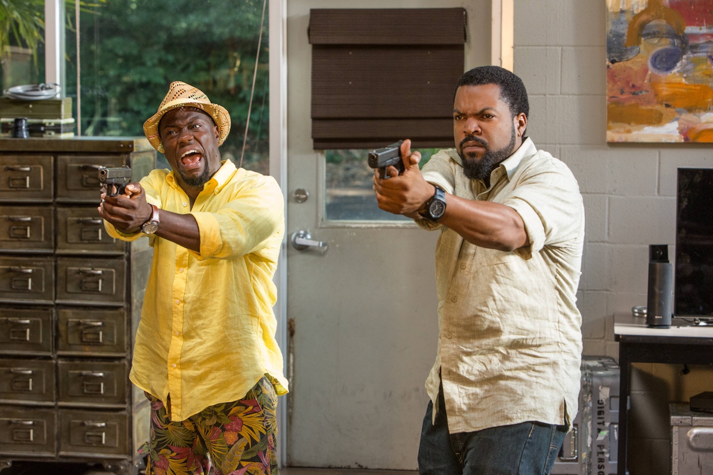 Kevin Hart and Ice Cube in Ride Along 2