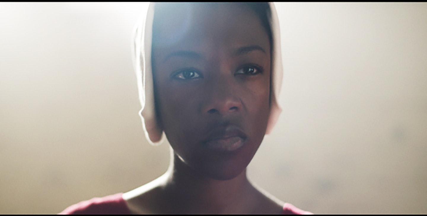 handmaids-tale-samira-wiley-as-moira