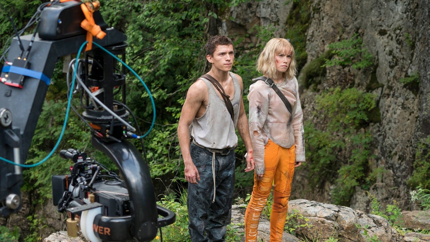 Daisy Ridley and Tom Holland in Chaos Walking (set)