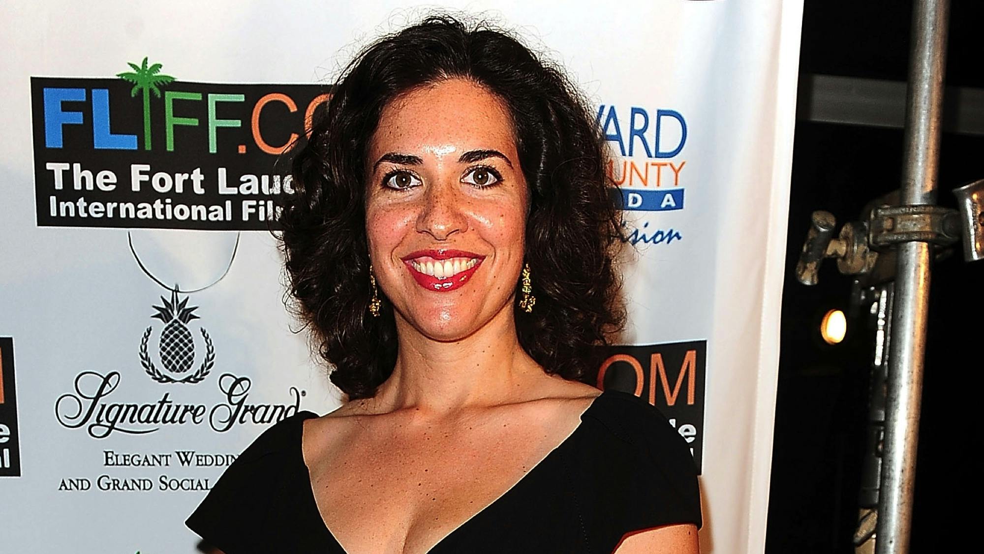 Captain Marvel Co-Writer Jac Schaeffer On For The Vision And Scarlet