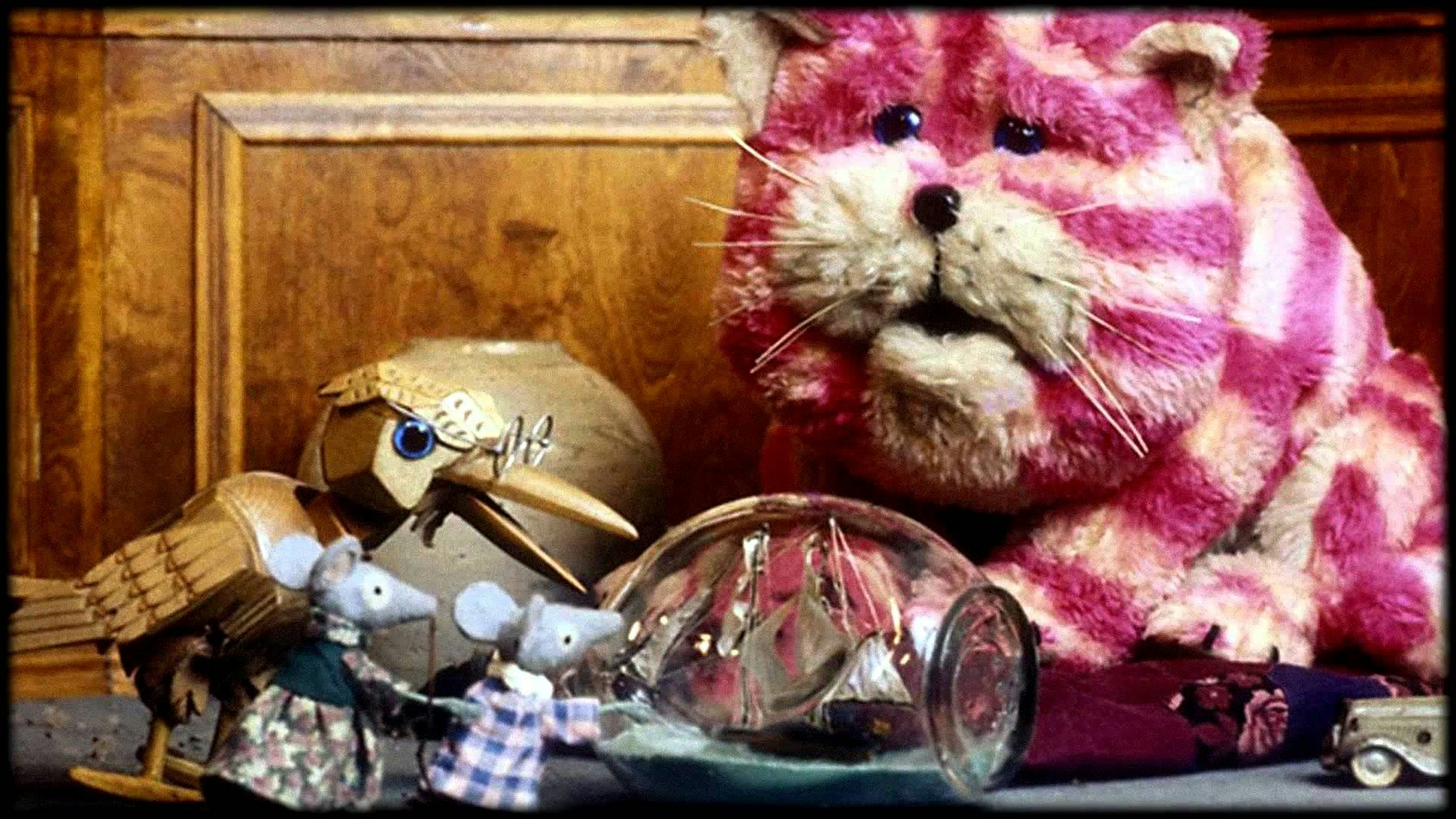 Close-Up Stuffed Animal on Motorcycle Live Wallpaper - free download