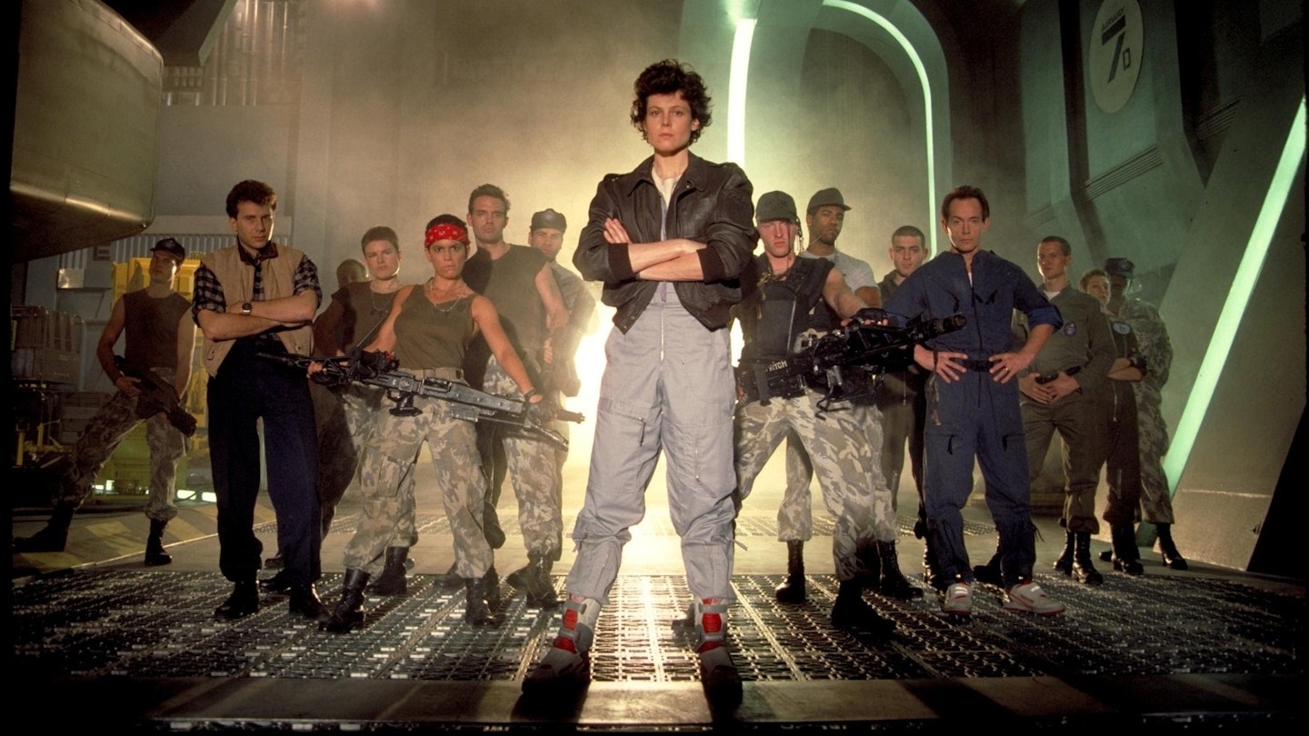 Sigourney Weaver and cast of Aliens (1986)