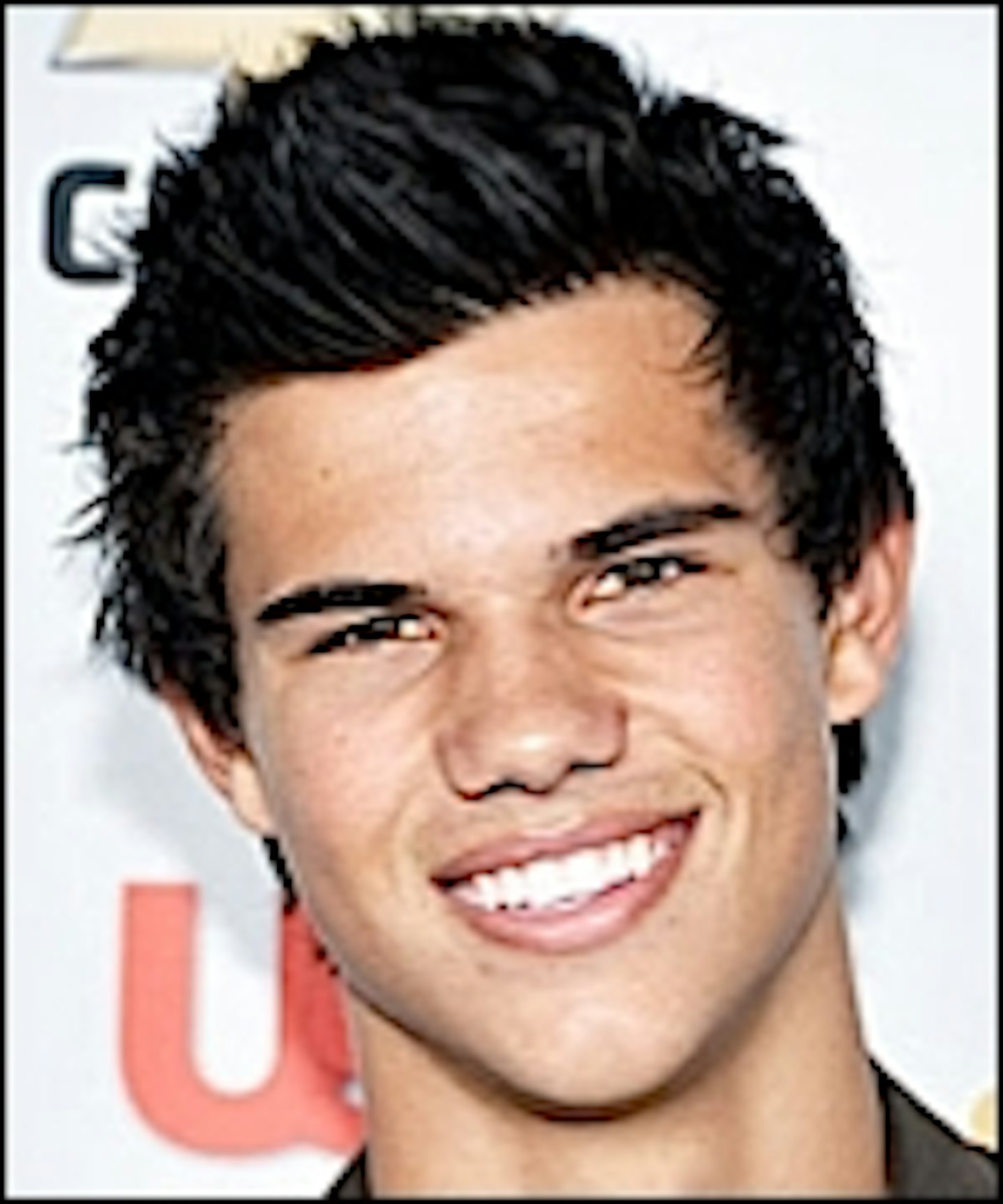 Taylor Lautner Leaps For Tracers