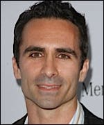 Does Nestor Carbonell Wear Eyeliner