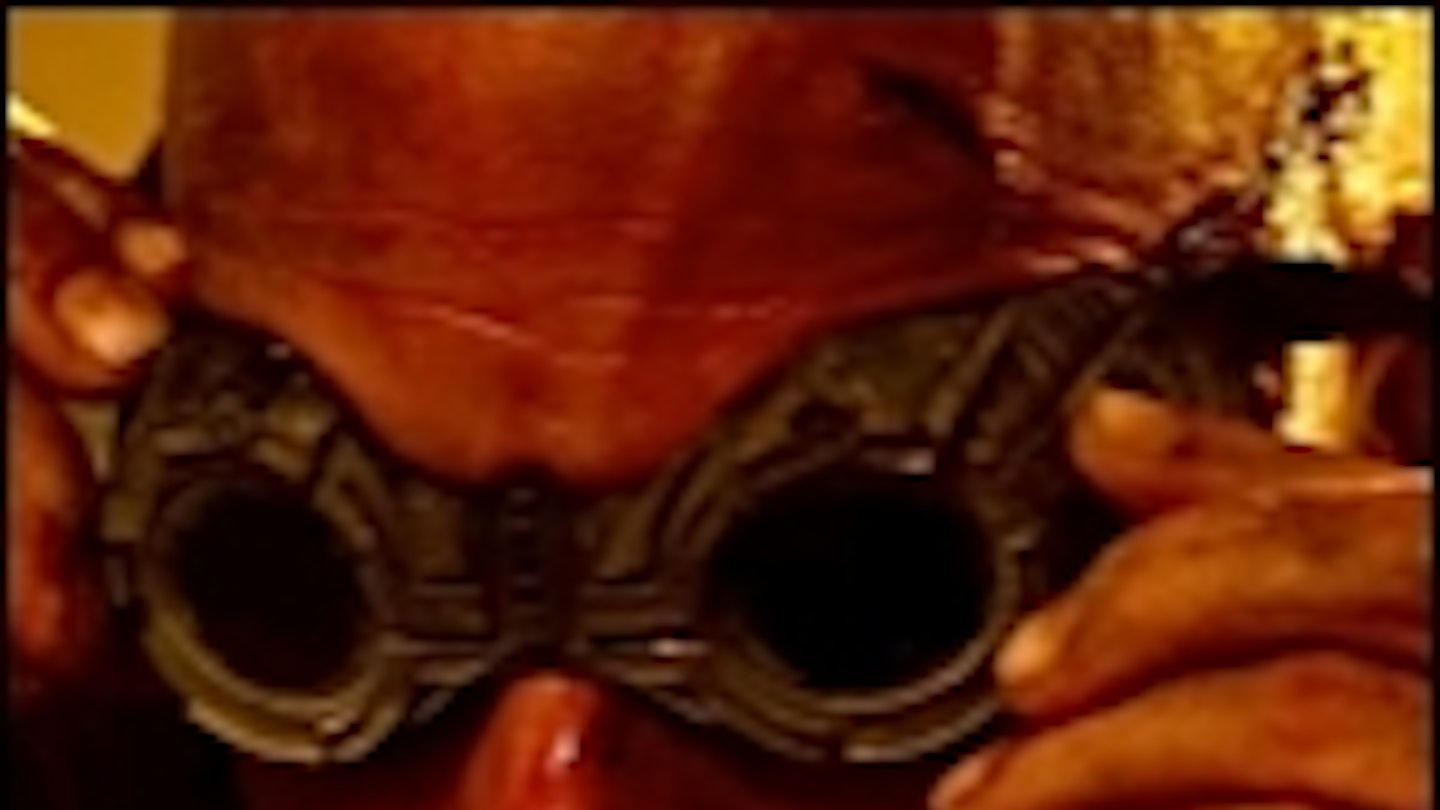 Riddick Teaser Lands