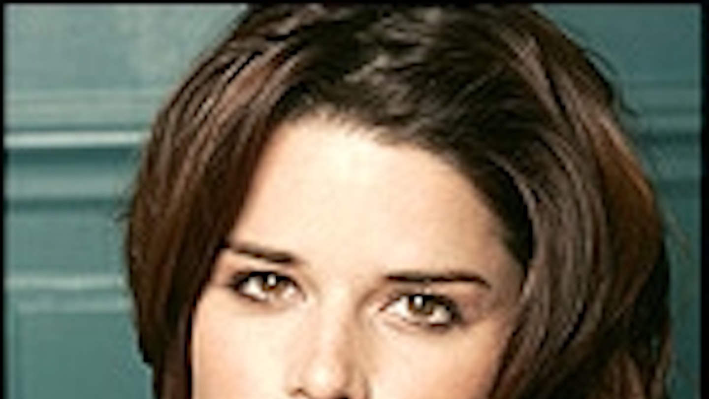 Neve Campbell Is Closing The Ring