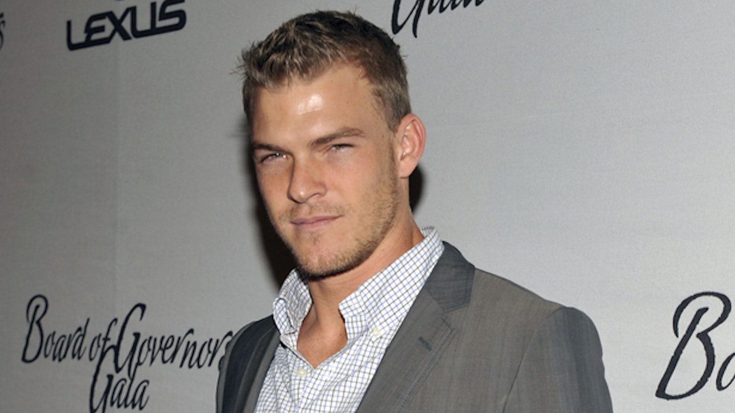 Alan Ritchson Raphael