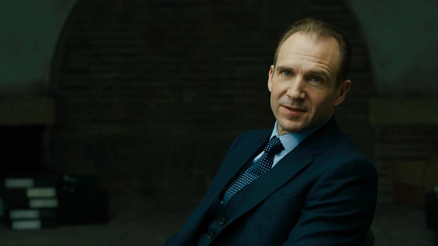 Fiennes Booking Grand Budapest Hotel