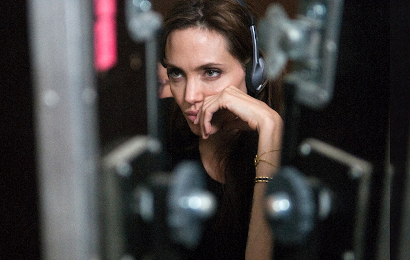 Angelina-Jolie-Directing-Africa