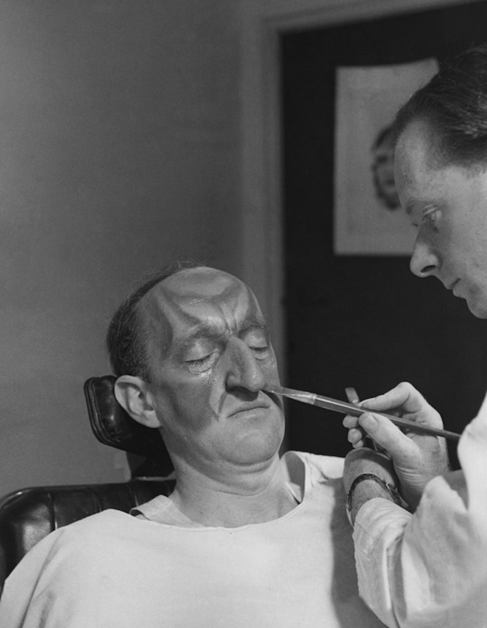 Stuart Freeborn At Work Turning Alec Guinness Into Fagan Movies