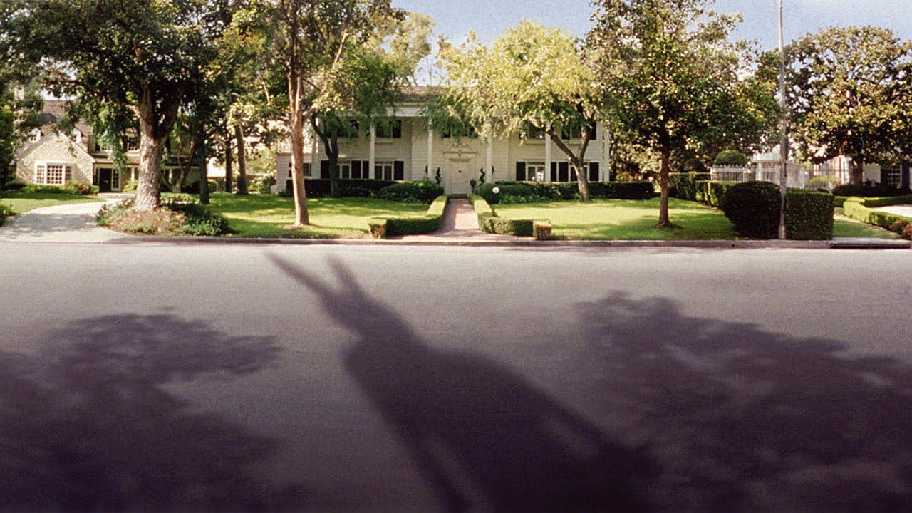 Donnie Darko Movie Review: A Mind-Bending Suburban Enigma