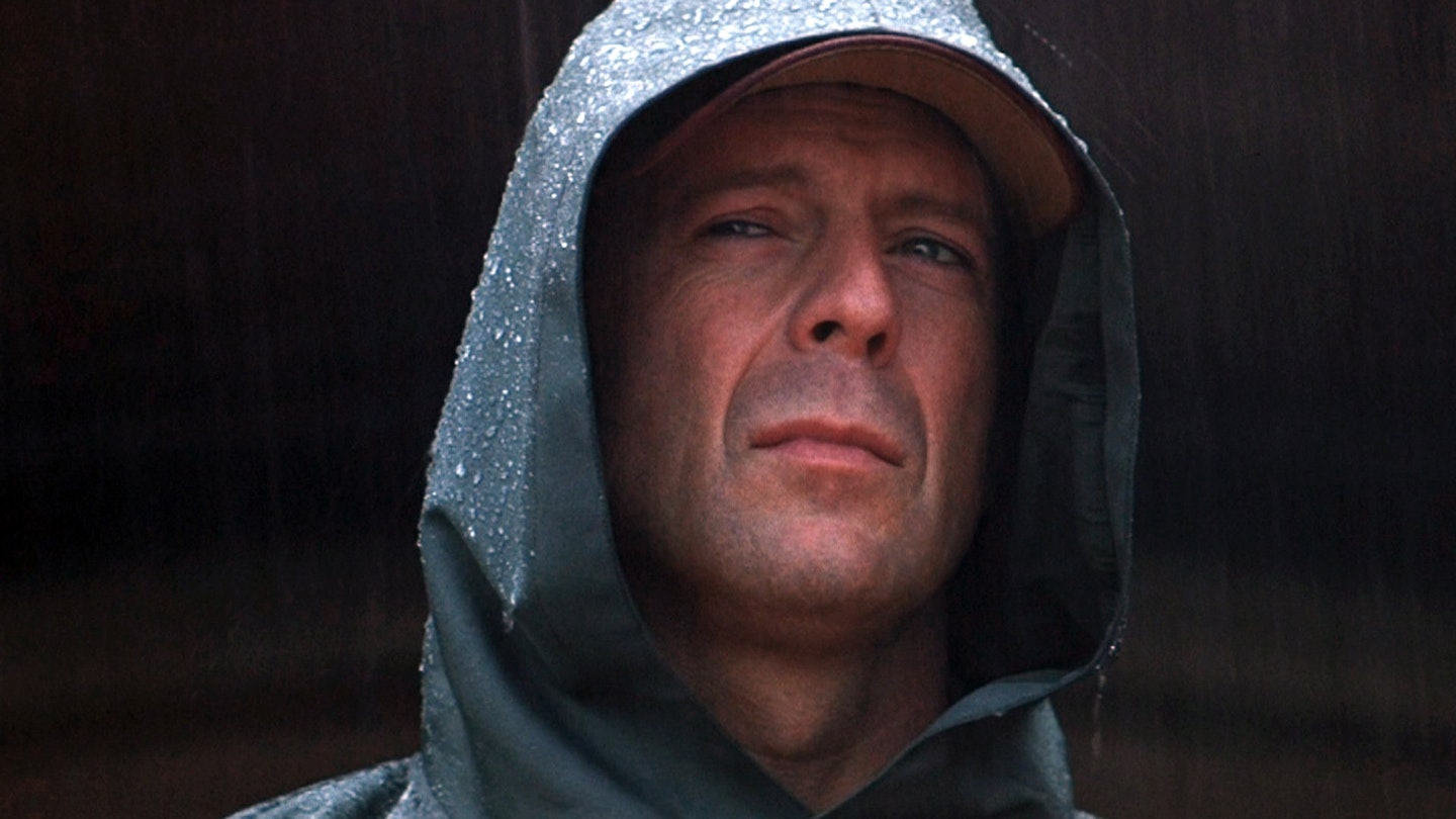 “It was a very dangerous way to make a movie”: M. Night Shyamalan Could Have Ruined His Whole Career if His Wild Experiment in a $248 Million Film Backfired 1 Bruce Willis in Unbreakable by M. Night Shyamalan