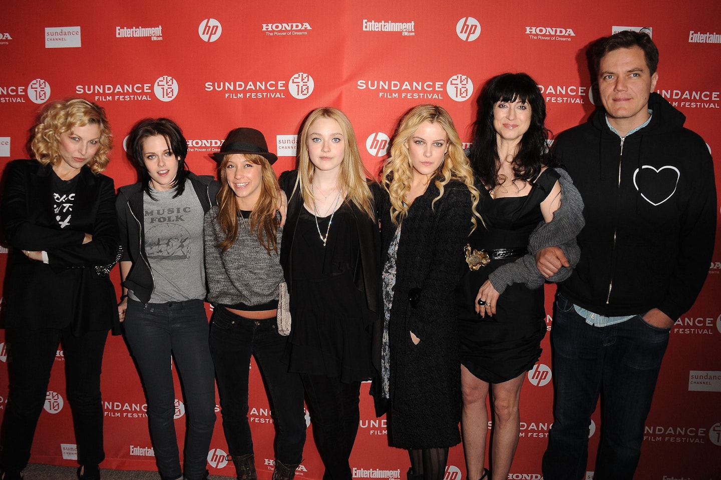 riley-keough-dakota-fanning-kristen-stewart-runaways