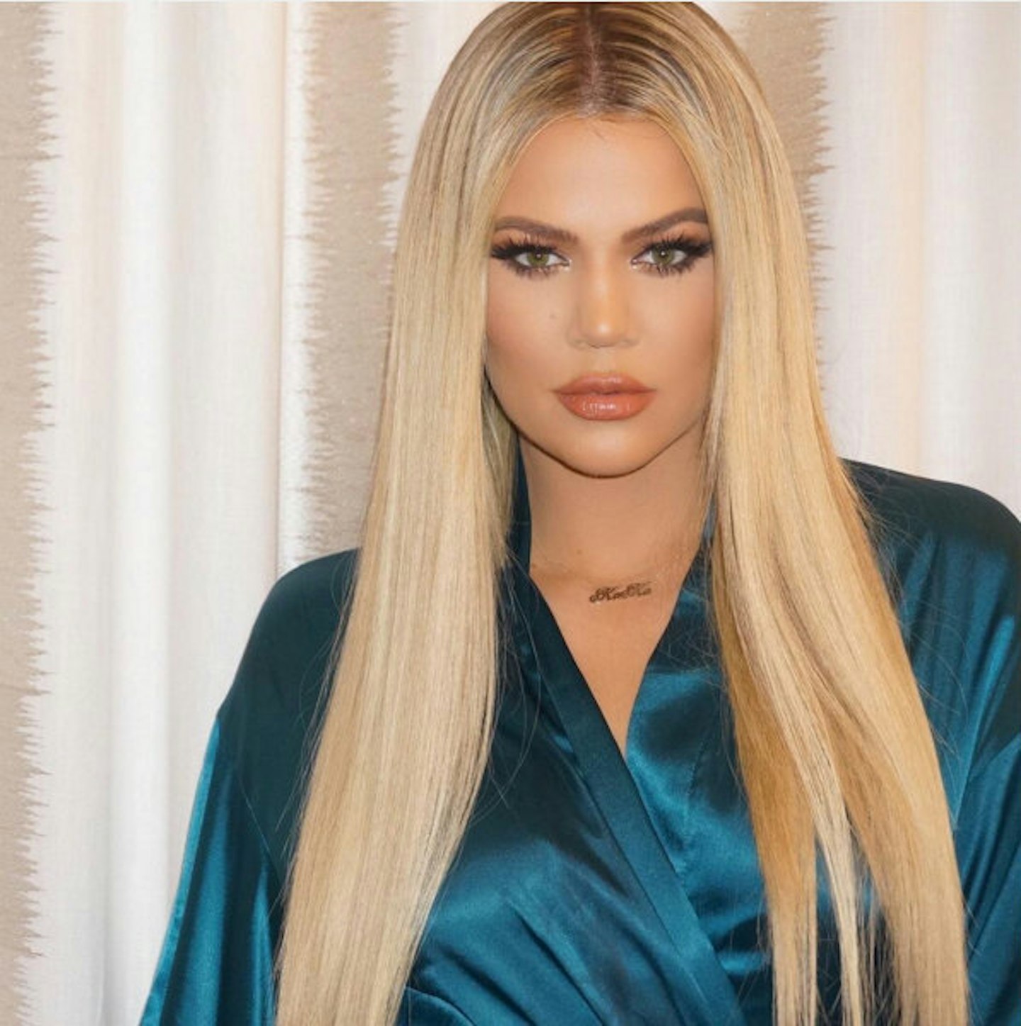 khloe kardashian blonde straight hair