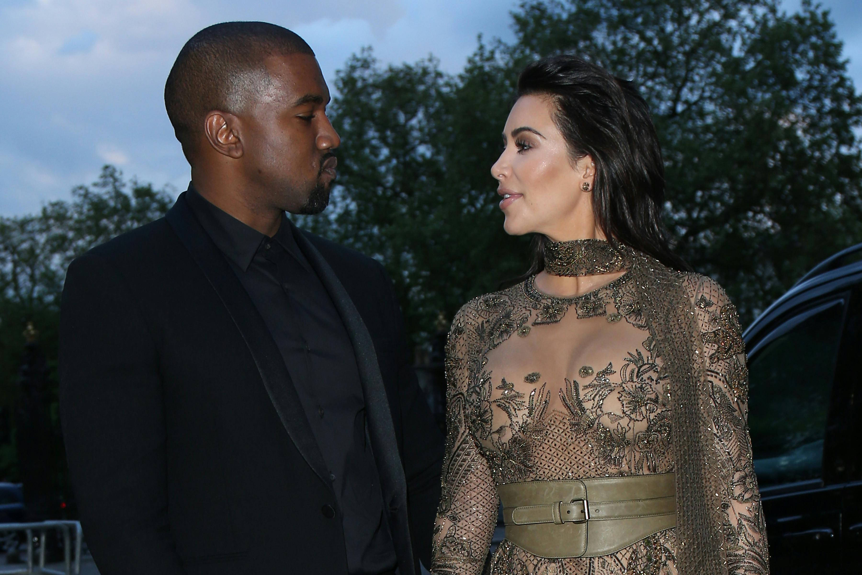 Kim Kardashian & Kanye West's '5-Star Sex' Was Written In The Stars