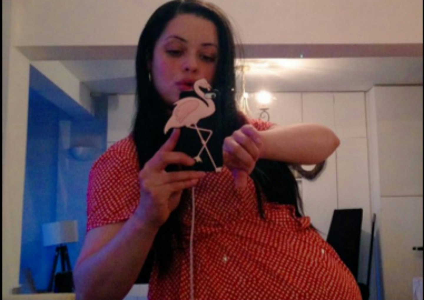 Tina Barrett Twitter  pregnancy selfie 