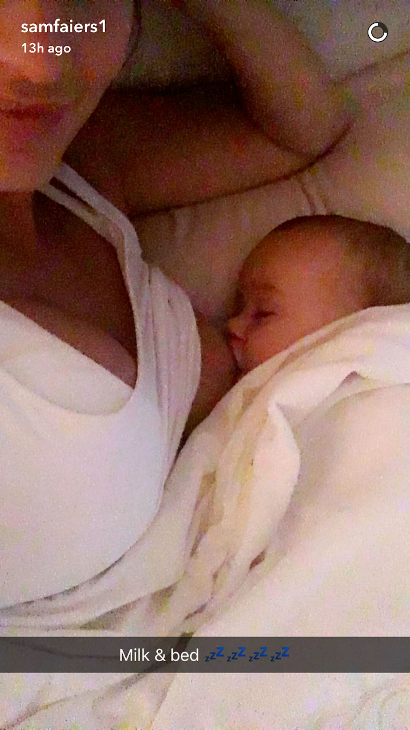 Sam Faiers breastfeeding