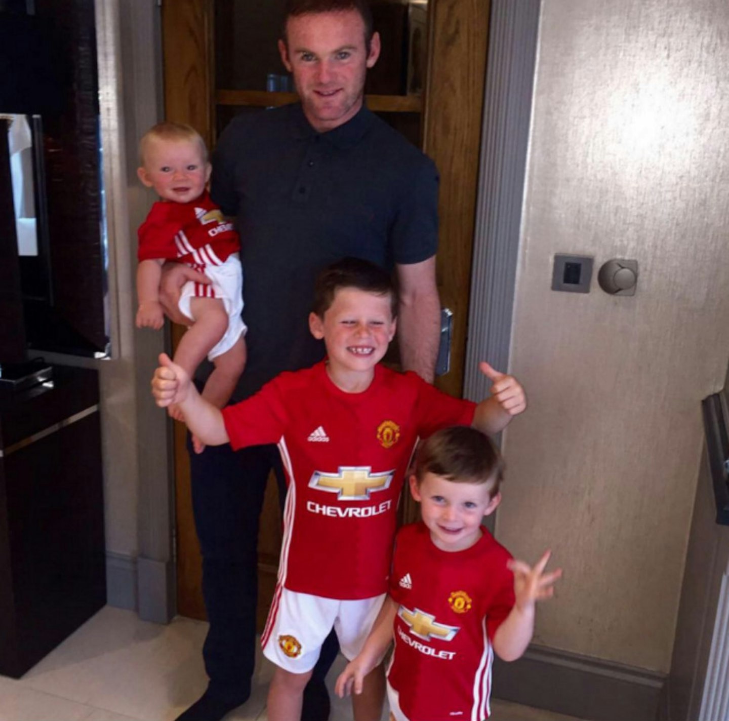 Wayne Rooney children online 