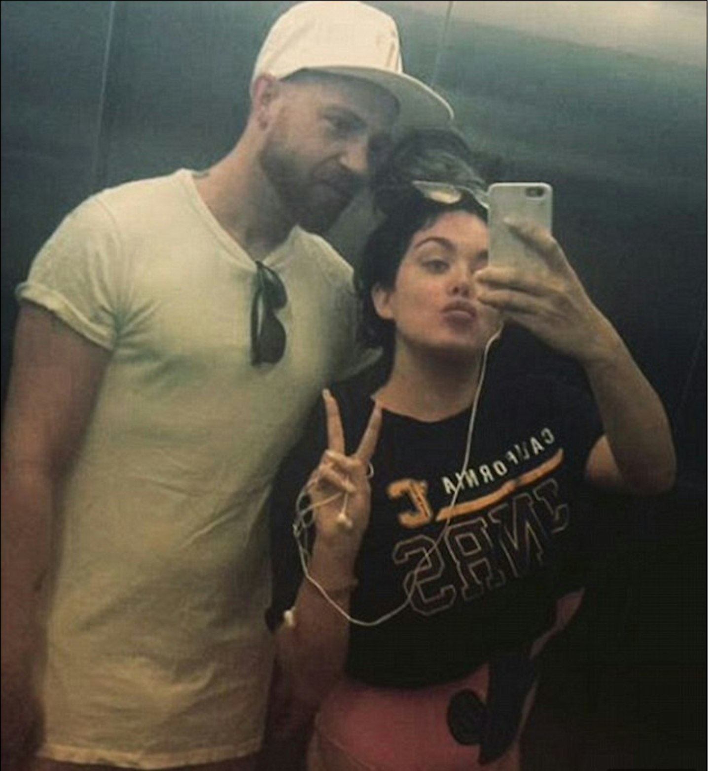 scarlett moffatt lift selfies