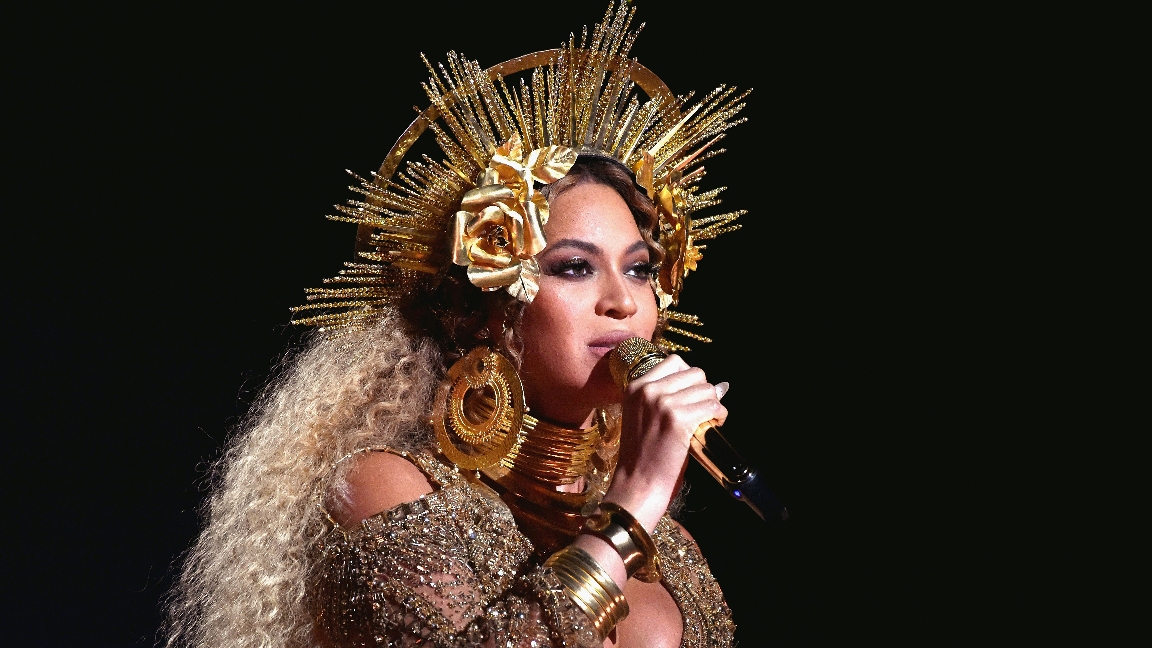 The Internet’s Best Reactions To Beyoncé’s Epic Grammys Performance ...