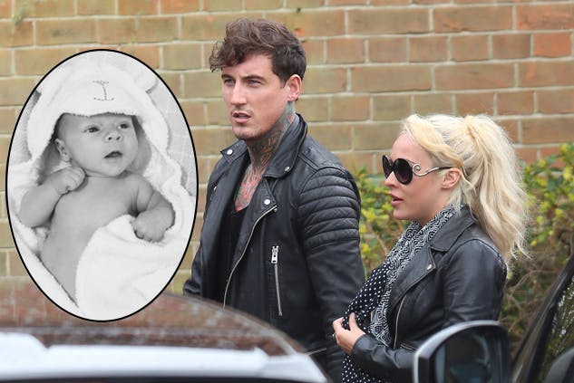 Stephanie Davis and Jeremy McConnell reunite to spend a family day out with  baby Caben - Closer