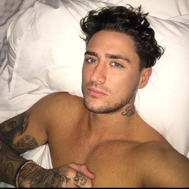 Stephen Bear posts COMPLETELY NAKED pic to Instagram. FOR REAL. - heat