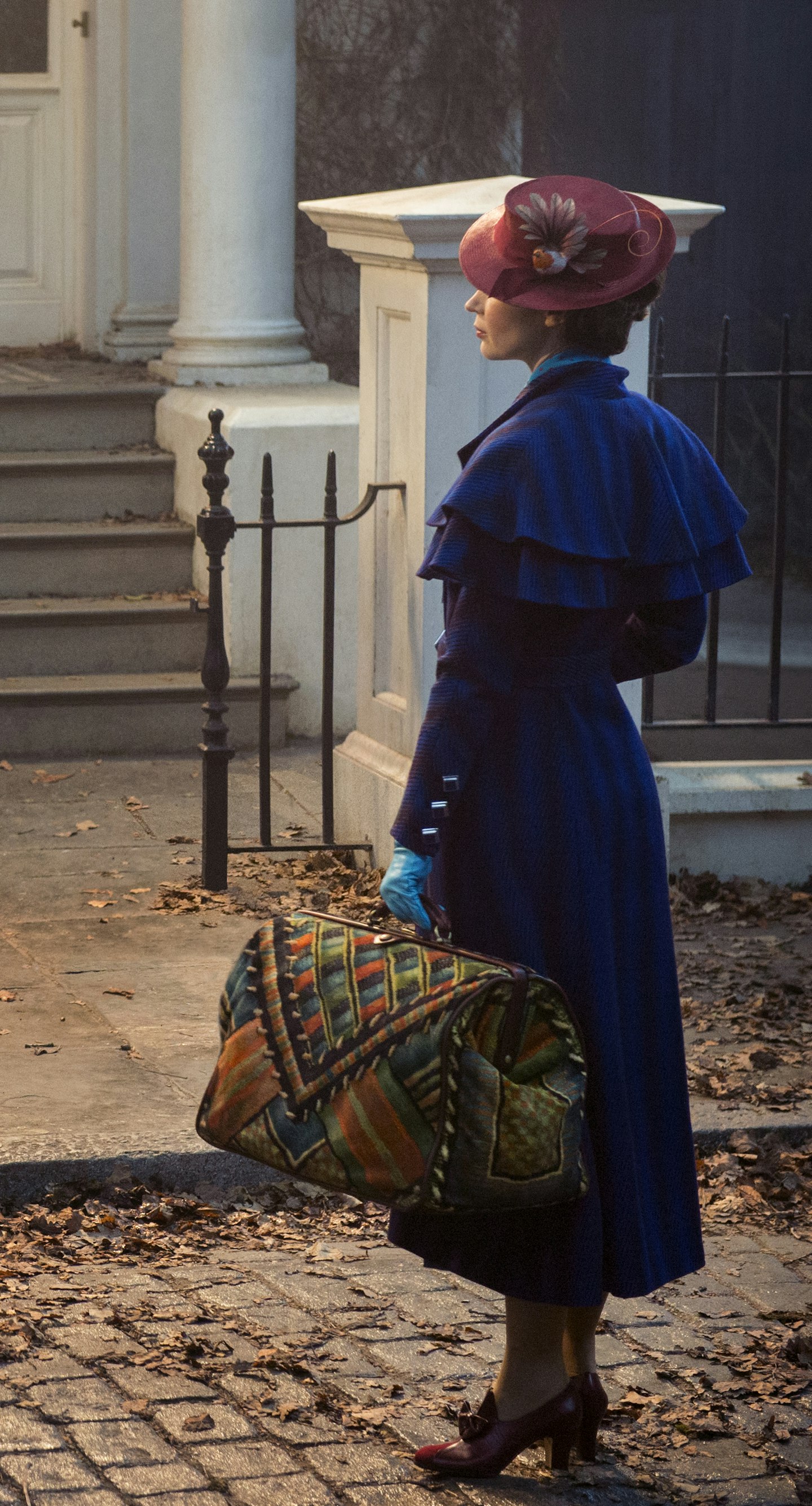 emily blunt mary poppins returns disney