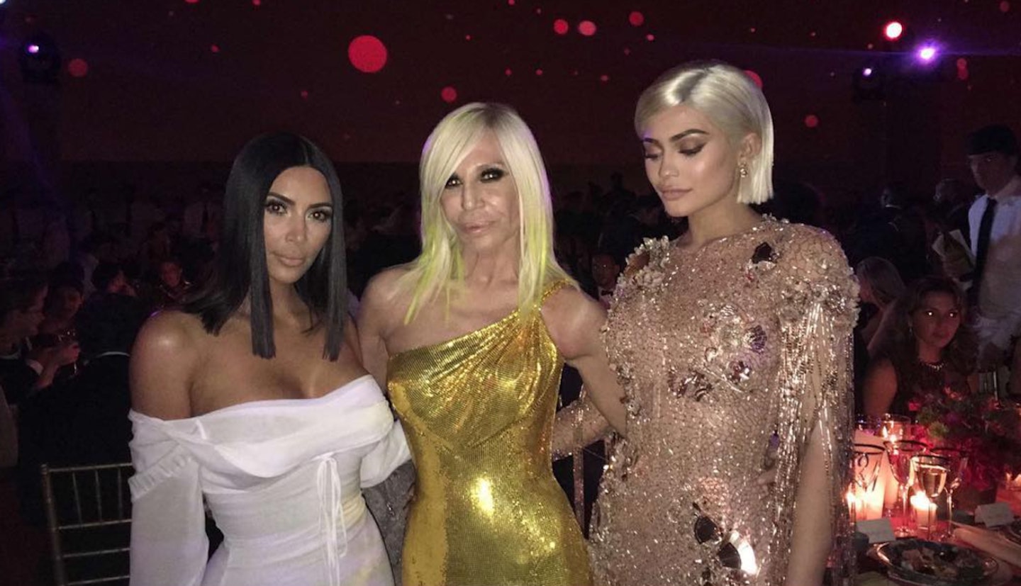 kylie-jenner-met-gala-group-selfie