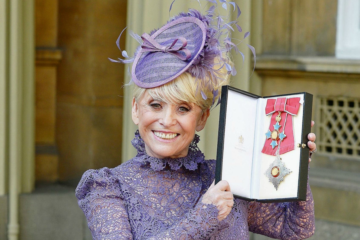 barbara-windsor-childhood-abuse-family-evacuated-war-book