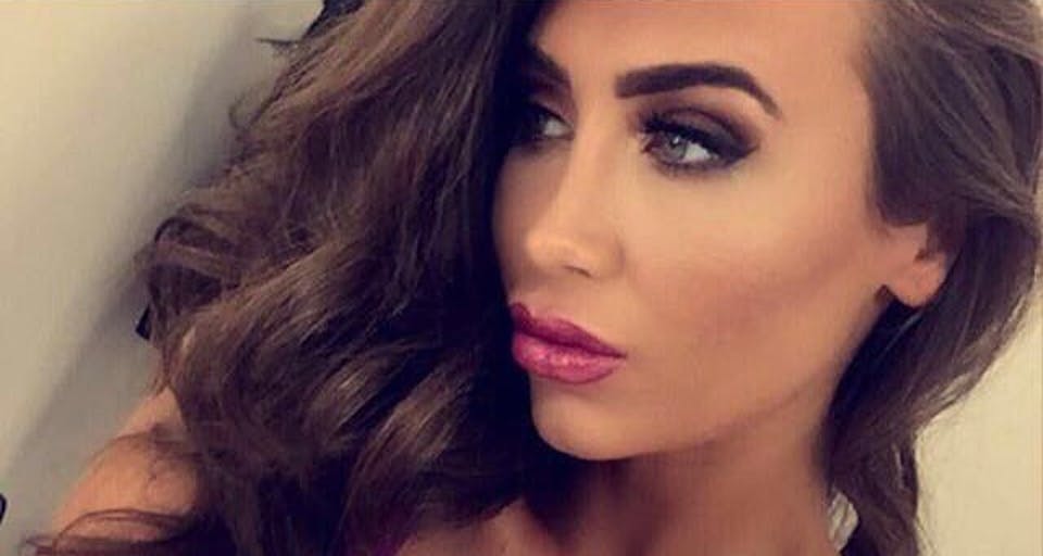 Lauren Goodger Turns The Tables And Accuses Paps Of Photoshopping Her Pics Closer