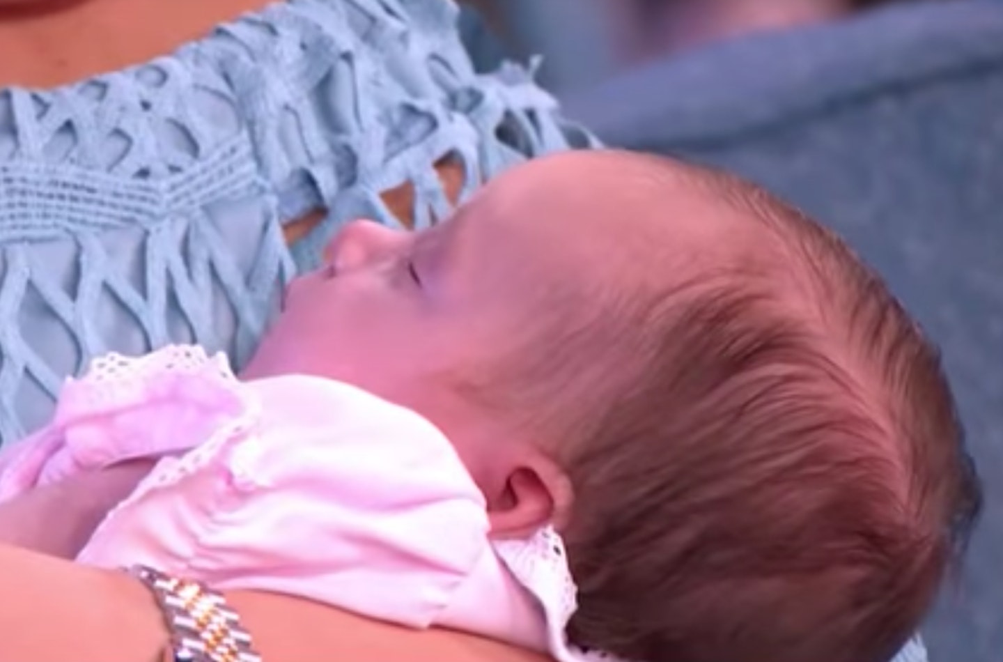 amy-childs-four-week-old-daughter-baby-polly-first-tv-appearance-thismorning