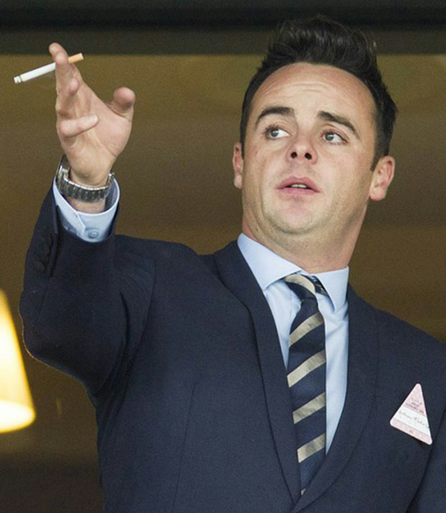 anthony-mcpartlin-ant-and-dec-smoking,jpg