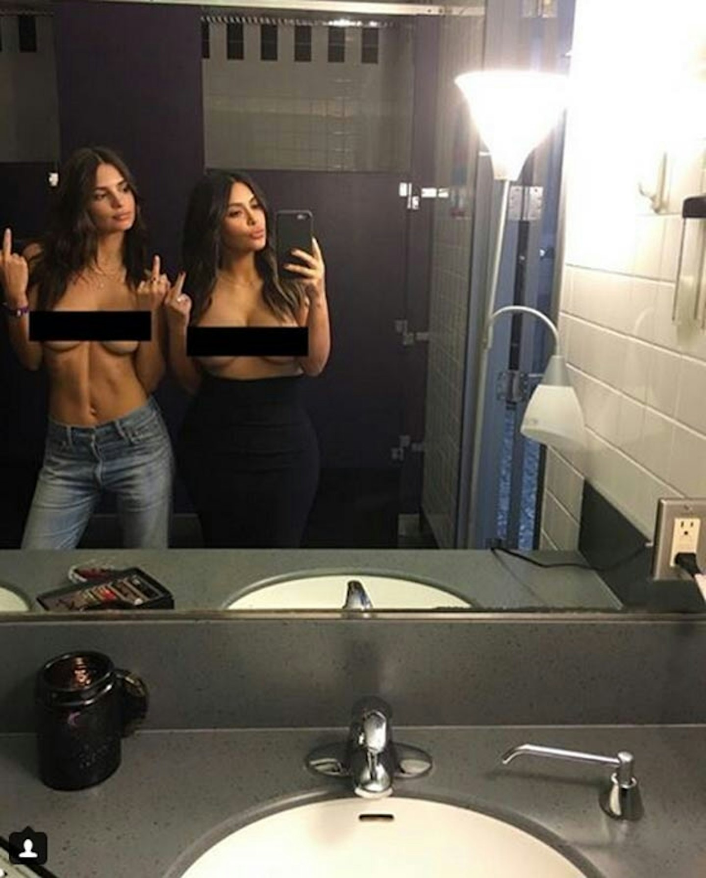 emily ratajkowski kim kardashian selfie