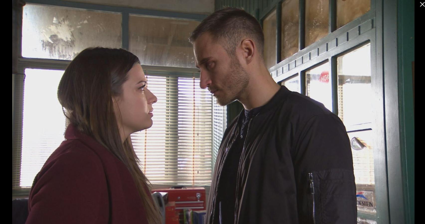 Hollyoaks spoilers: Lindsey Roscoe is four months pregnant - and guess ...