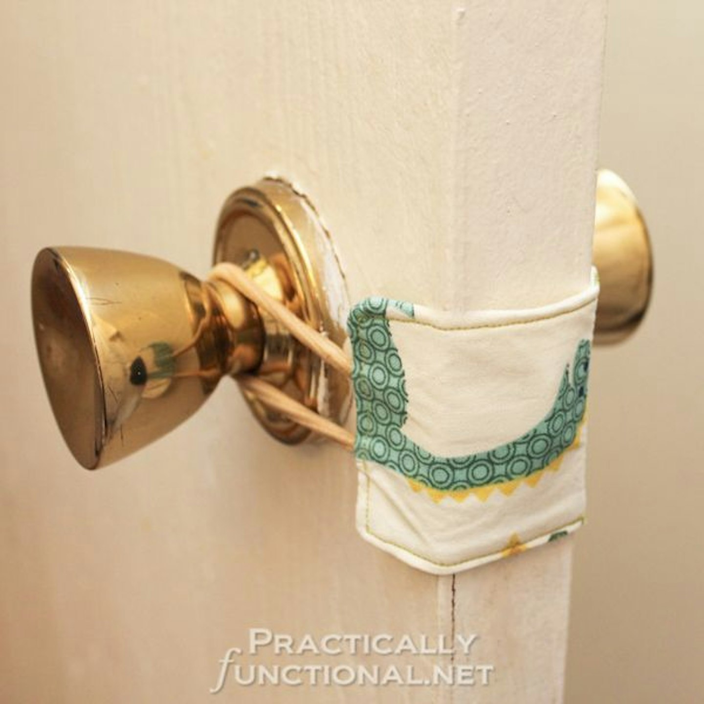 door-latch-cover-baby-diy