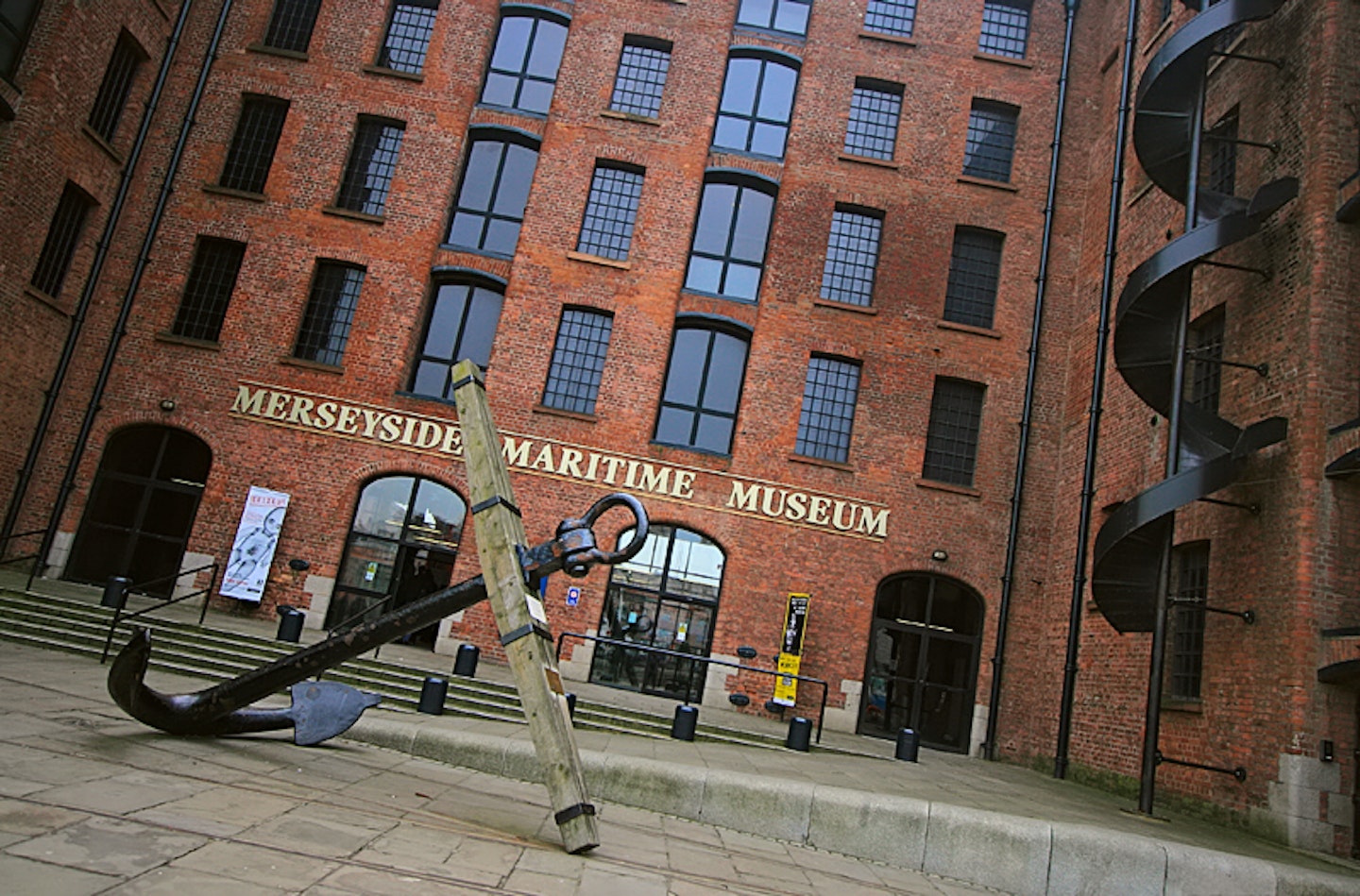 merseyside-maritime-museum-albert-dock-liverpool