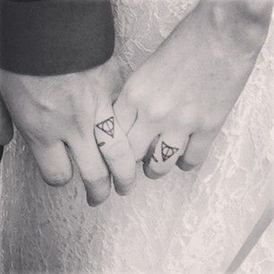 Wedding ring tattoos: 21 ideas for your never-ending love story