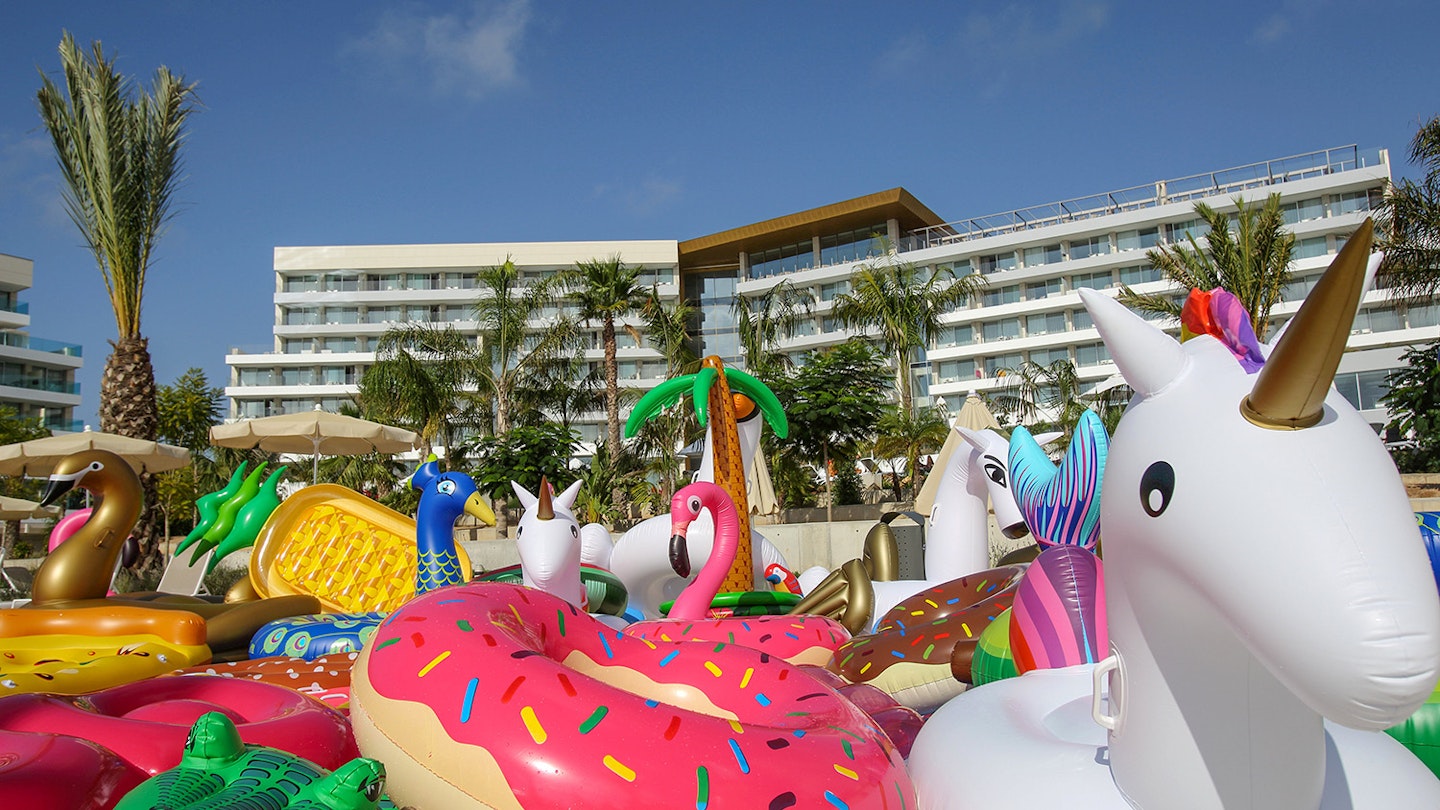 majorca-sanctuary-inflatable-pool-toys-hotel