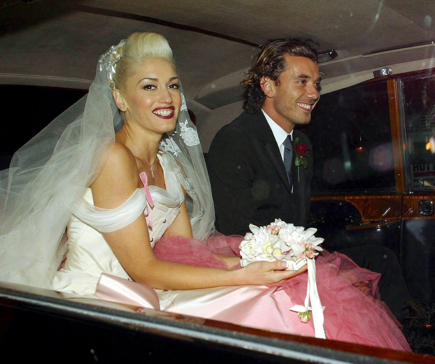 gwen stefani wedding dress